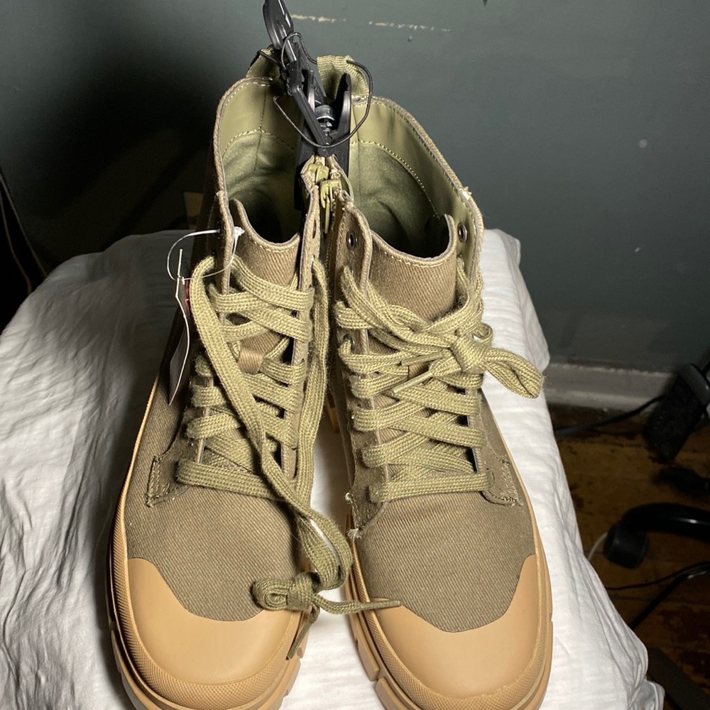 High Top Boot with Memory Foam